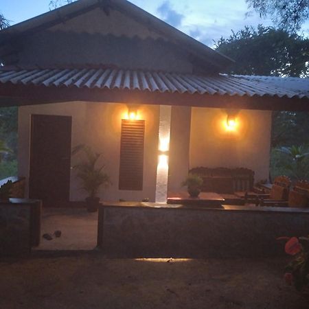 Soma Cabana, Homestay & Restaurant Tangalle Dış mekan fotoğraf