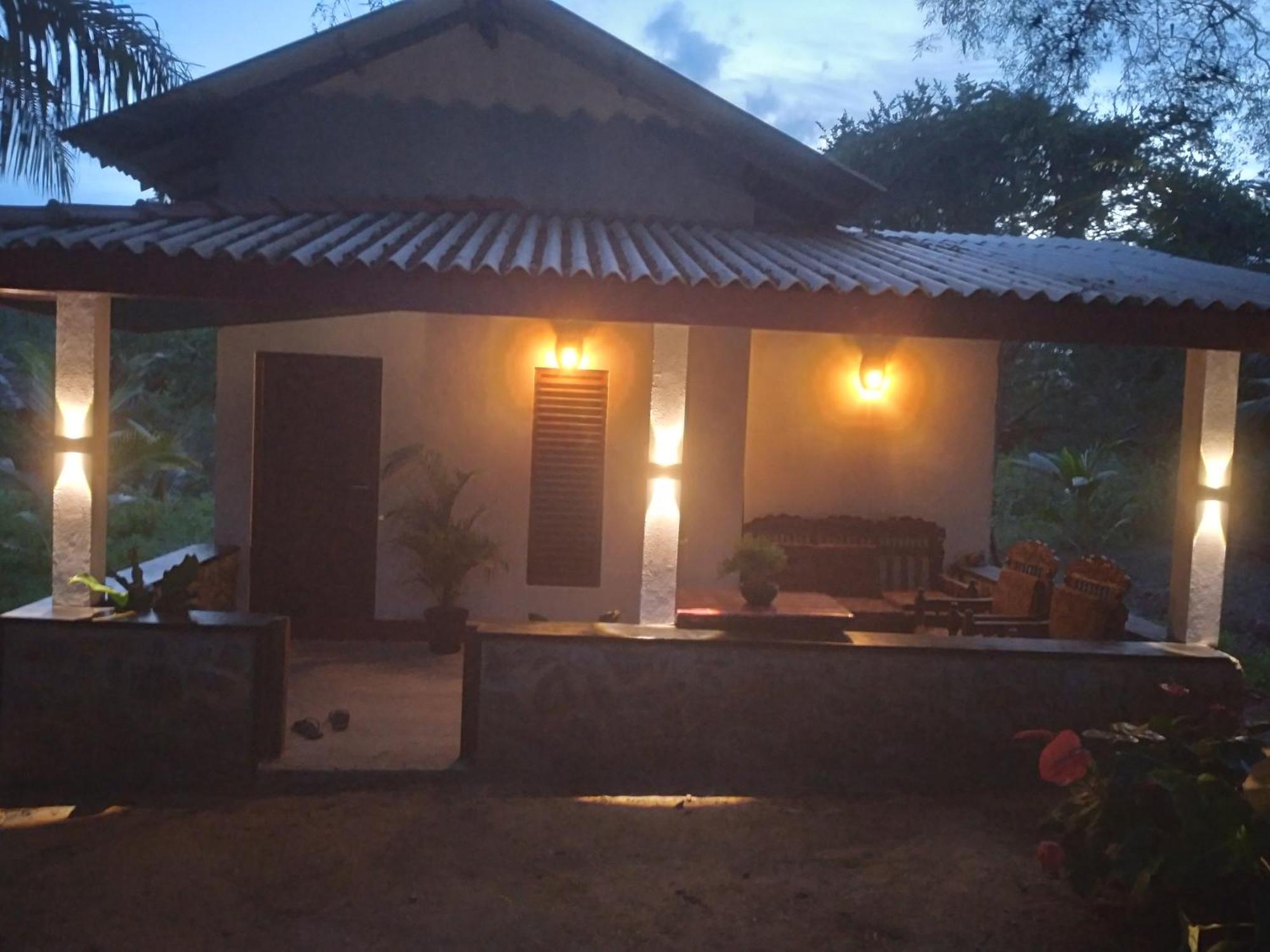 Soma Cabana, Homestay & Restaurant Tangalle Dış mekan fotoğraf